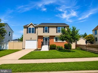 2017 CHESTNUT ST, Holmes, PA 19043
