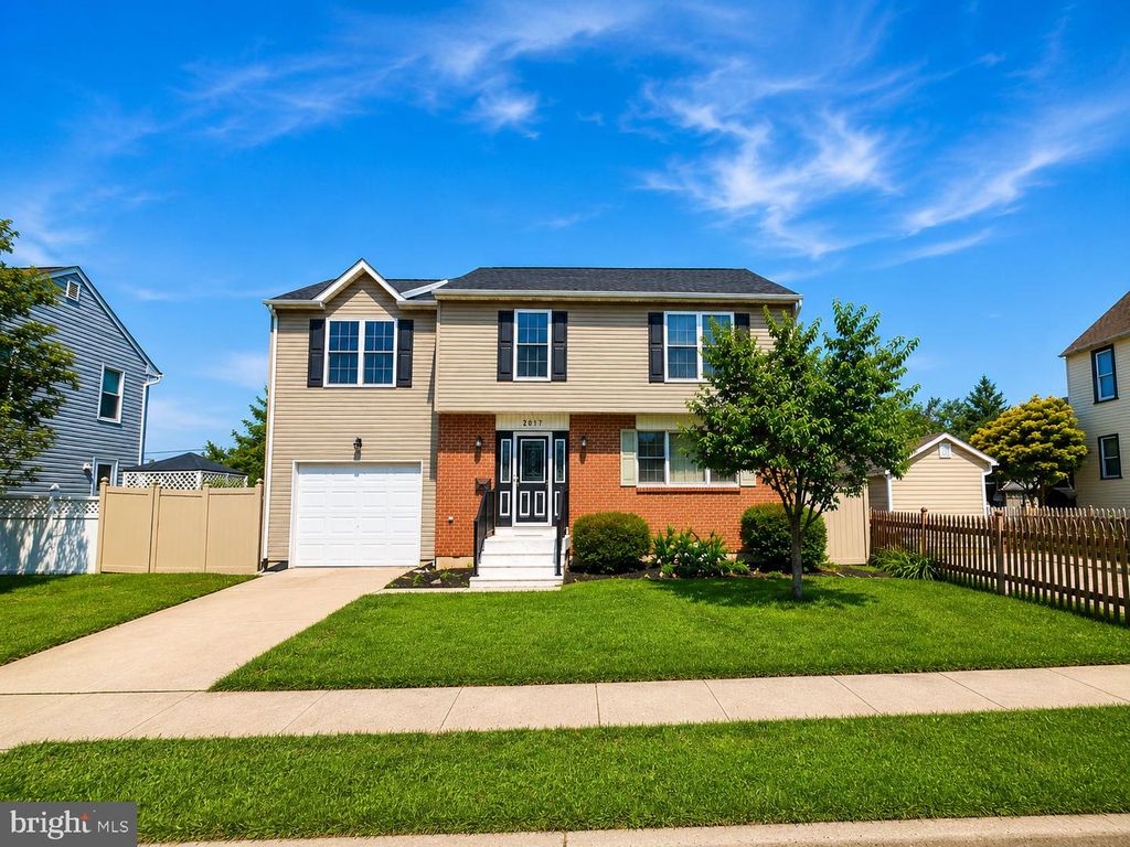 2017 CHESTNUT ST, Holmes, PA 19043