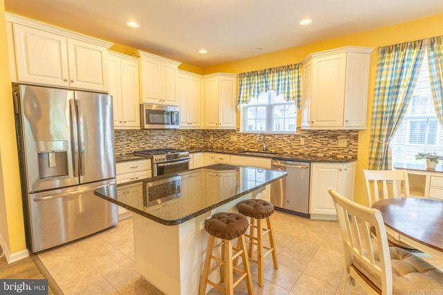 1166 CREEKSIDE LN, Quakertown, PA 18951