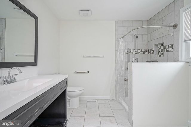 20 E LANDING RD, Blackwood, NJ 08012