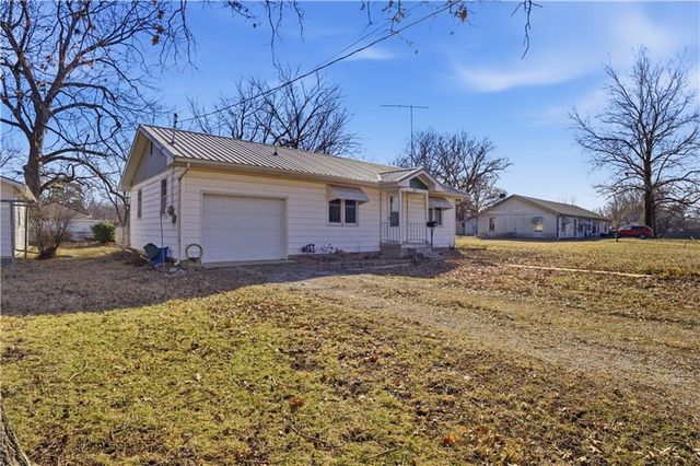 403 Lindy Lane, Holden, MO 64040