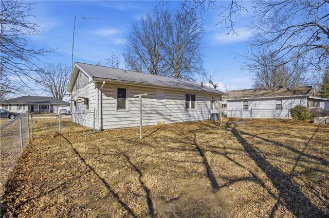 403 Lindy Lane, Holden, MO 64040
