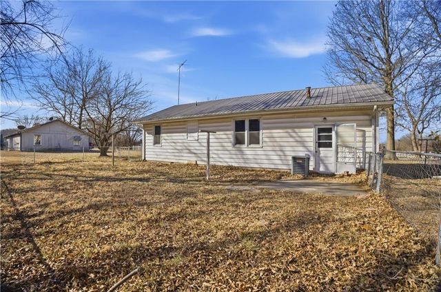 403 Lindy Lane, Holden, MO 64040
