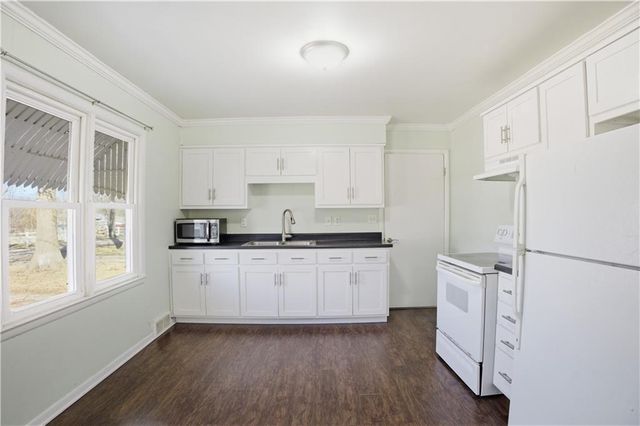 403 Lindy Lane, Holden, MO 64040