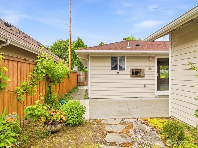 1107 North Street SE, Tumwater, WA 98501