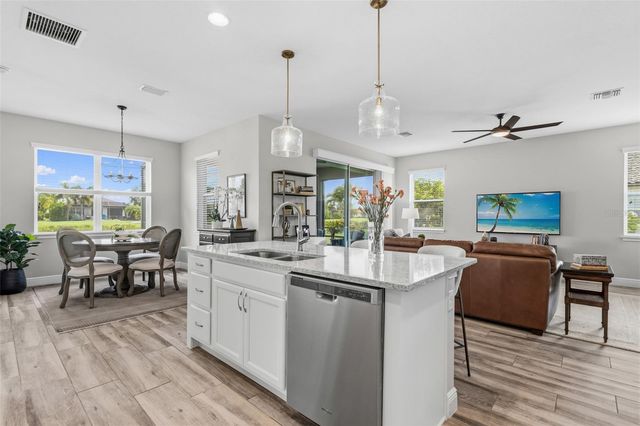 4821 TOBERMORY WAY, Bradenton, FL 34211