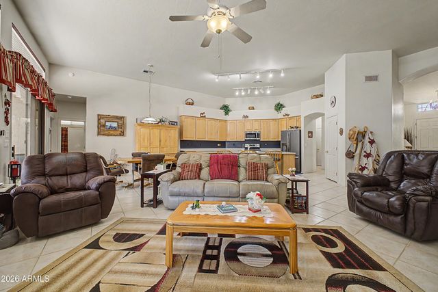 433 W DESERT Avenue, Gilbert, AZ 85233