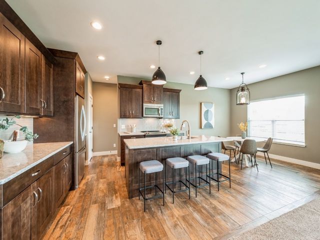 405 Ascot Lane, Robins, IA 52328