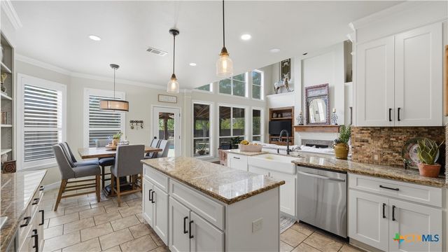 440 Oak Trace, New Braunfels, TX 78132