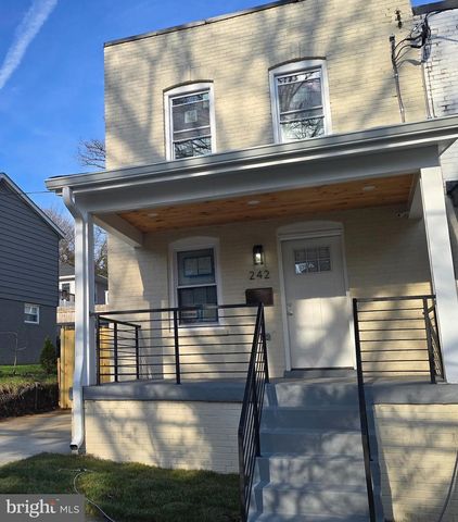 242 57TH PL NE, Washington, DC 20019