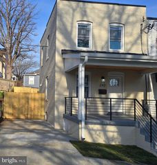 242 57TH PL NE, Washington, DC 20019