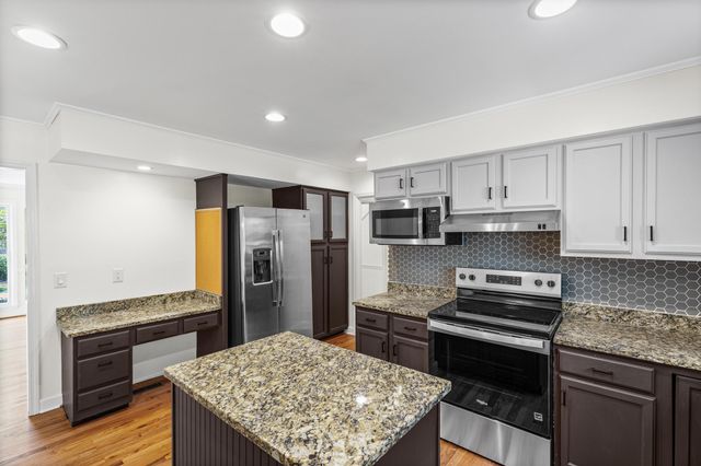 809 Burden Lake Road, Aiken, SC 29803