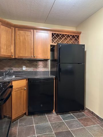 934 Southern Artery 110, Quincy, MA 02169