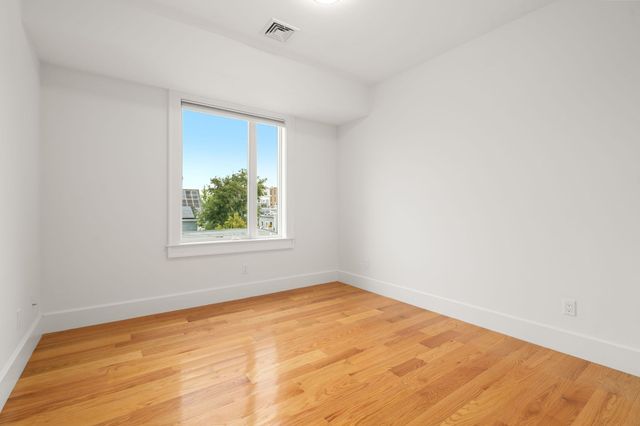17 Vinton Street 5, Boston, MA 02127