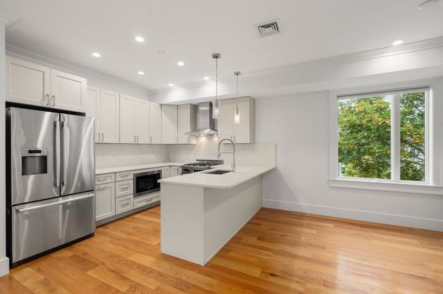 17 Vinton Street 5, Boston, MA 02127