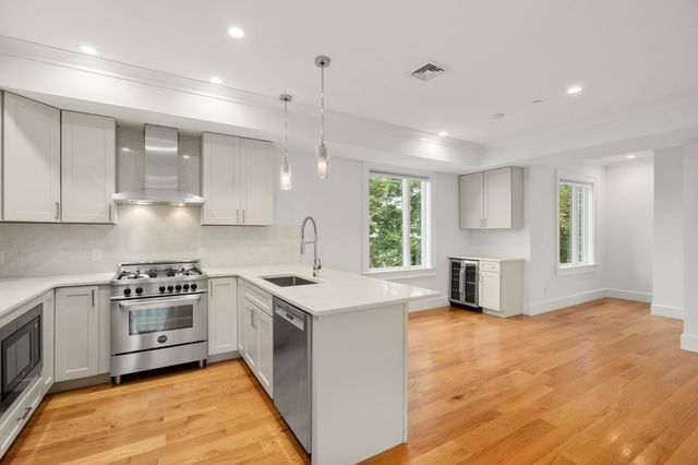 17 Vinton Street 5, Boston, MA 02127