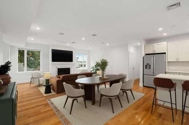 17 Vinton Street 5, Boston, MA 02127