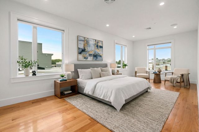 17 Vinton Street 5, Boston, MA 02127