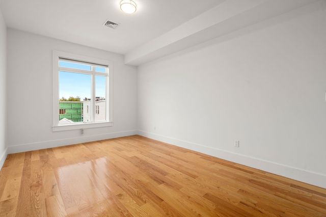 17 Vinton Street 5, Boston, MA 02127
