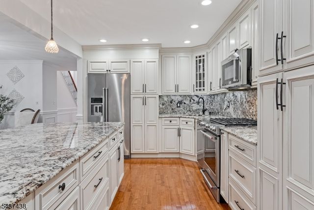 22 Averell Dr, Parsippany-troy Hills Twp., NJ 07950