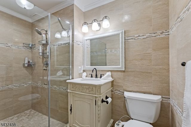 22 Averell Dr, Parsippany-troy Hills Twp., NJ 07950