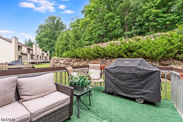 22 Averell Dr, Parsippany-troy Hills Twp., NJ 07950