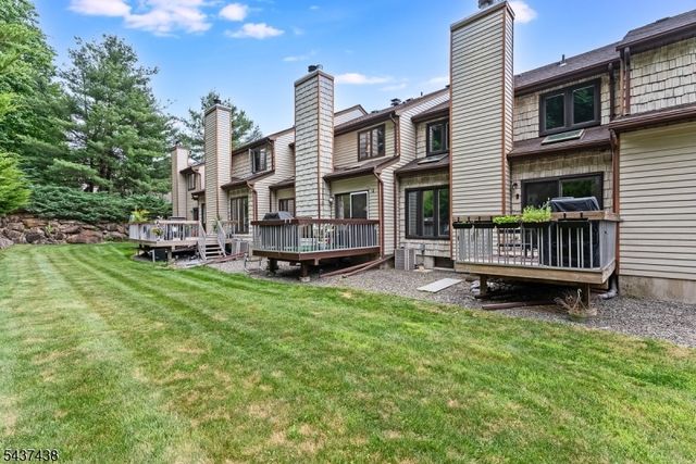 22 Averell Dr, Parsippany-troy Hills Twp., NJ 07950