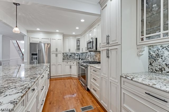22 Averell Dr, Parsippany-troy Hills Twp., NJ 07950