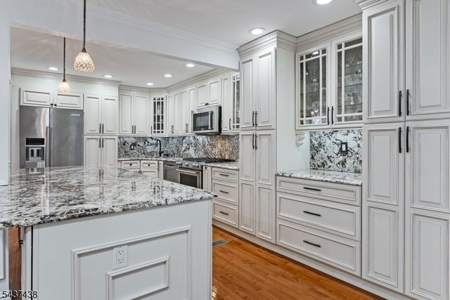 22 Averell Dr, Parsippany-troy Hills Twp., NJ 07950