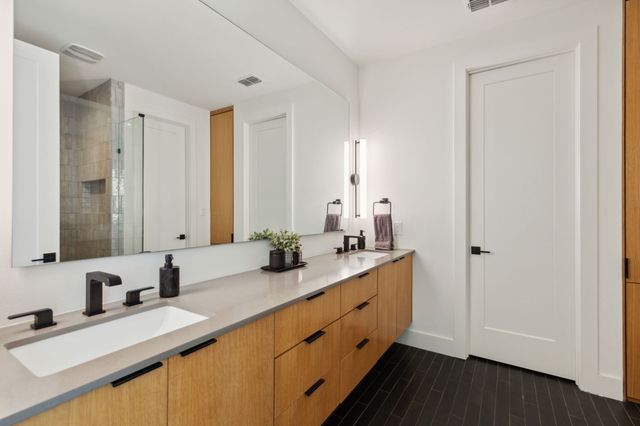 2004 Prairie Avenue, Dallas, TX 75204
