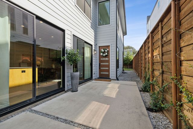 2004 Prairie Avenue, Dallas, TX 75204