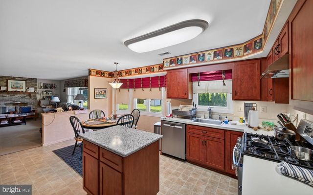 325 SONNET LN, Collegeville, PA 19426