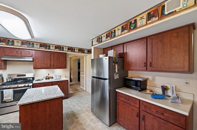 325 SONNET LN, Collegeville, PA 19426