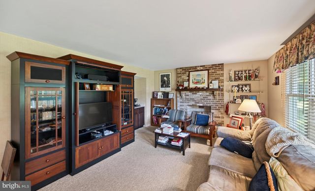 325 SONNET LN, Collegeville, PA 19426
