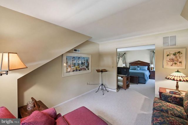 325 SONNET LN, Collegeville, PA 19426