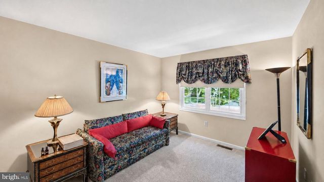 325 SONNET LN, Collegeville, PA 19426