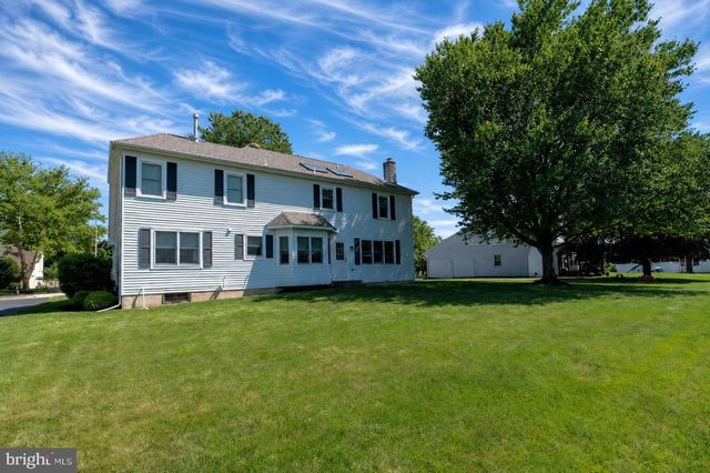 325 SONNET LN, Collegeville, PA 19426