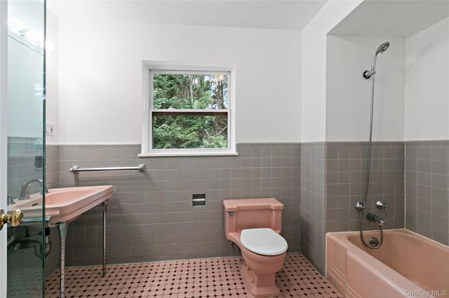 3 Tory Lane, Scarsdale, NY 10583