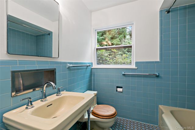 3 Tory Lane, Scarsdale, NY 10583