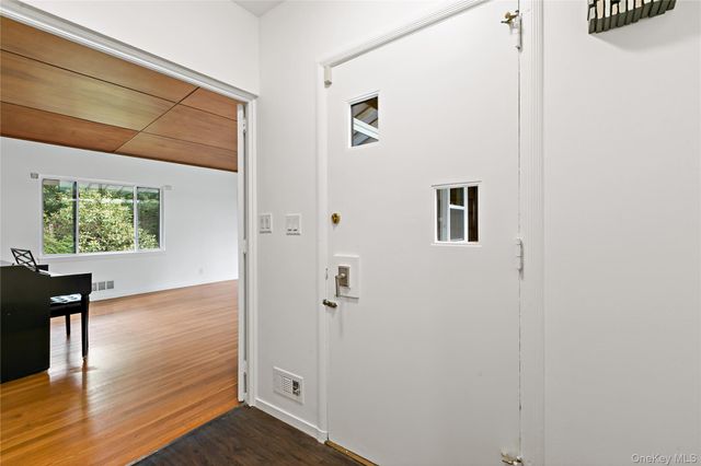 3 Tory Lane, Scarsdale, NY 10583
