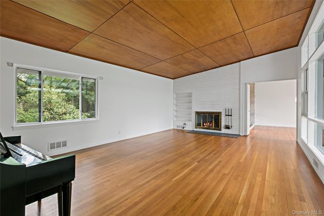3 Tory Lane, Scarsdale, NY 10583