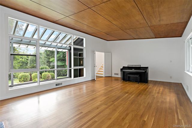 3 Tory Lane, Scarsdale, NY 10583