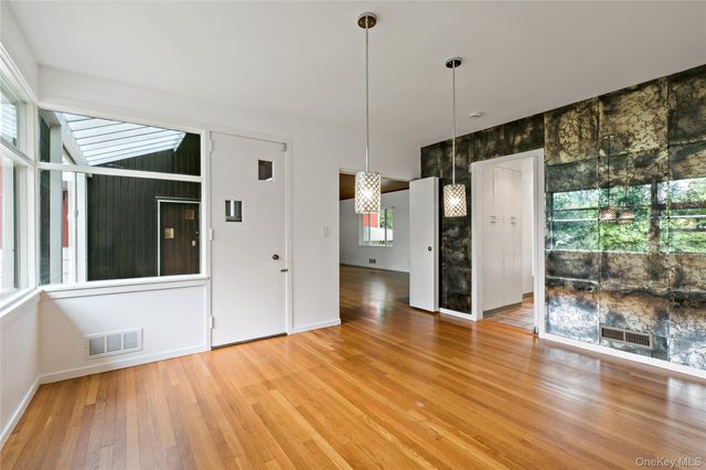 3 Tory Lane, Scarsdale, NY 10583