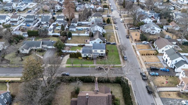 6 Elliott Place, Freeport, NY 11520