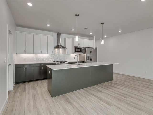 4220 NW 180th Street, Edmond, OK 73012