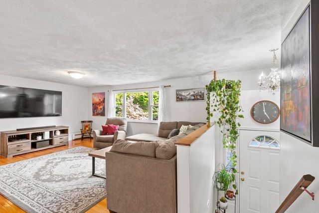 12 Murphy, Hudson, MA 01749