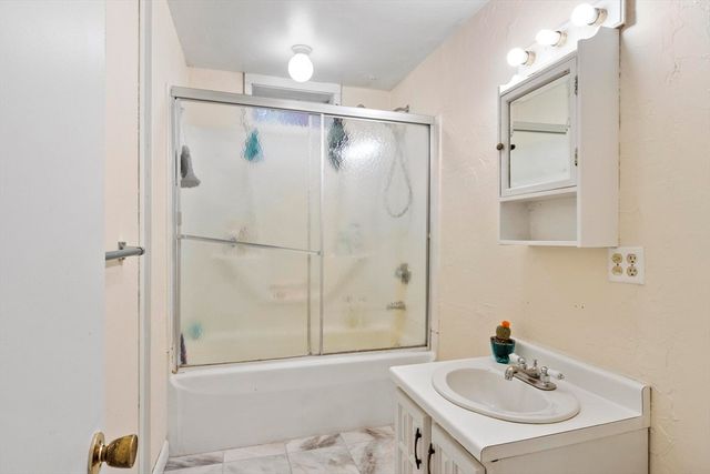 12 Murphy, Hudson, MA 01749