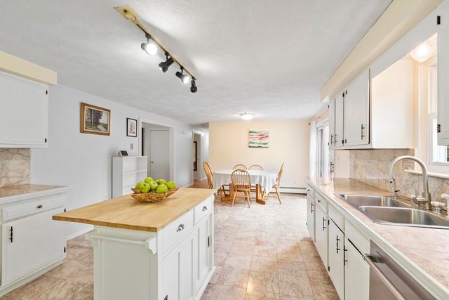 12 Murphy, Hudson, MA 01749