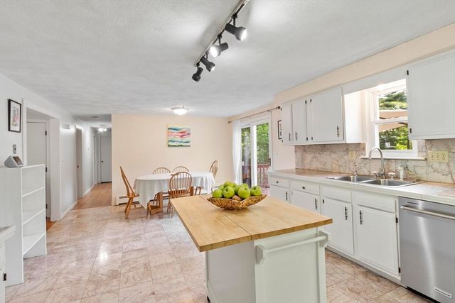 12 Murphy, Hudson, MA 01749