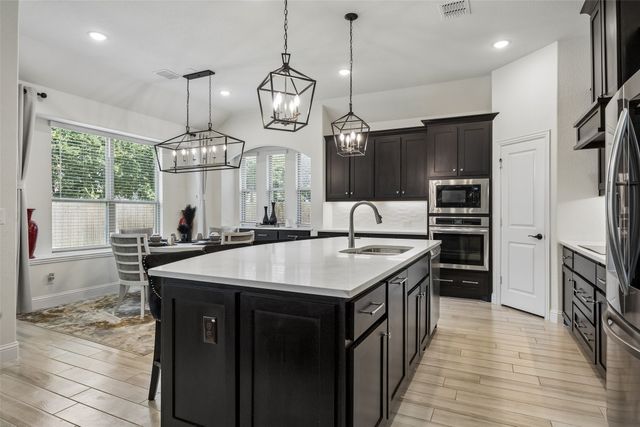 203 Memory Lane, Waxahachie, TX 75165